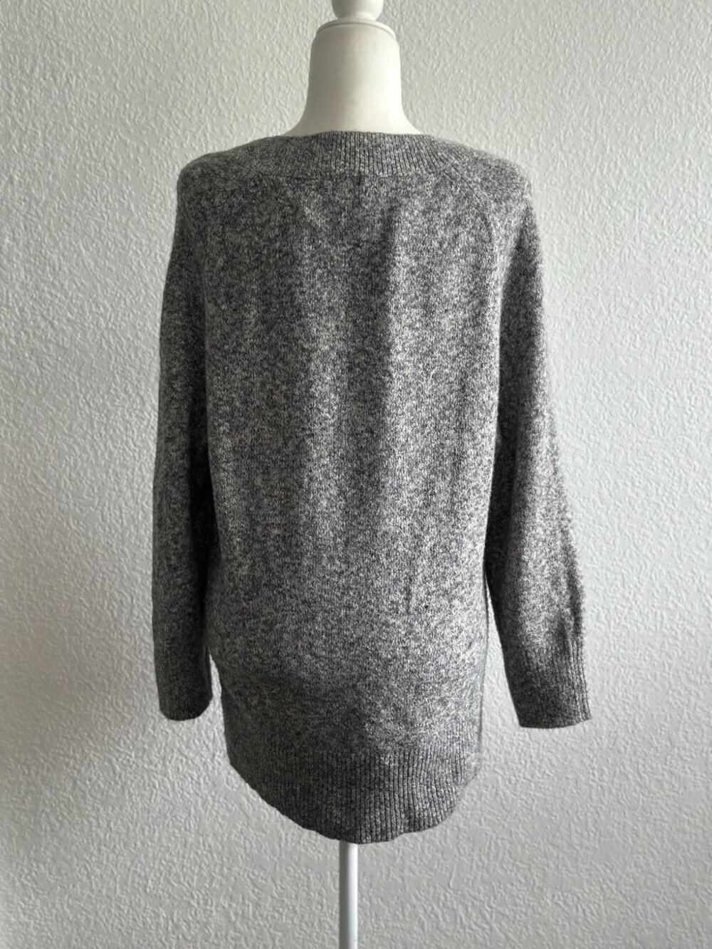 A New Day Gray Marled V-Neck Knit Sweater XS Cozy Soft Casual Pullover - Picture 4 of 7